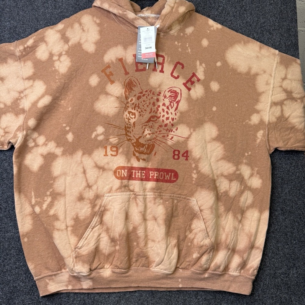Goodie Two Sleeves Fierce On The Prowl Cloud Wash Hoodie 2XL NWT Buckle